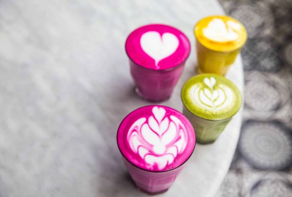 Quels sont les avantages de consommer des fruits riches en antioxydants pendant la grossesse ?